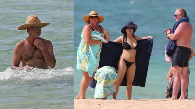 Salma Hayek et Pierce Brosnan en vacances en familles à Hawaï