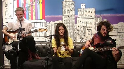 No Fucks - En La Cama Quiero Estar