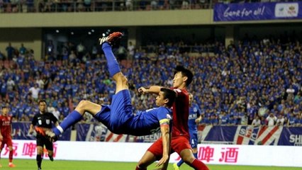 La splendide retournée acrobatique Gio Moreno!