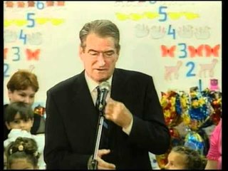 Berisha tek kopshtiI 01.06.11.mpg