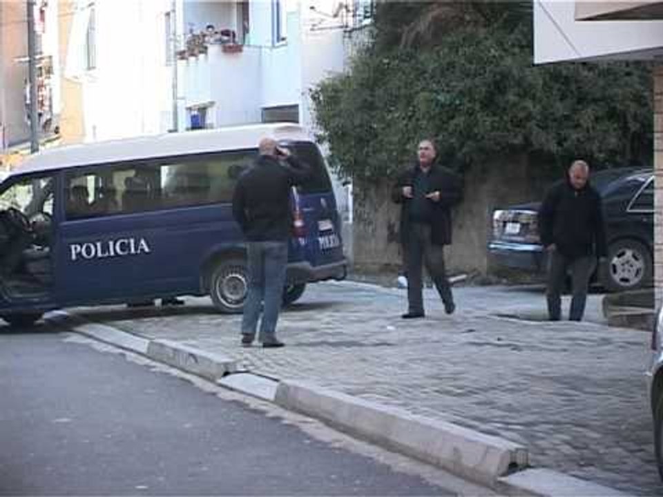Vetvrasja ne Tirane.mpg