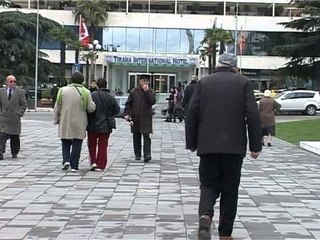 Interviste e ambasadorit kinez per RTV "Ora News".mpg