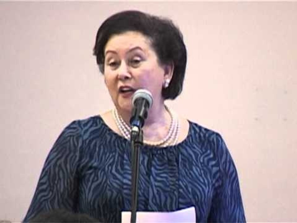 AKTORET DHE LIRI BERISHA.mpg