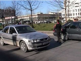 FEMIJET NE SITUATA RRUGE DHE ROMET .mpg