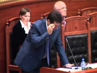 PARLAMENTI MIRATON KTHIMIN E PRONAVE  .mpg