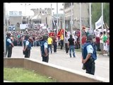 Protestuesit thyen xhamat e Qeverisë dhe Komunës së Çairit