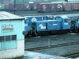 FL9 and GP7 in Conrail trains at CP-VO Selkirk branch, NY 08/06/1993