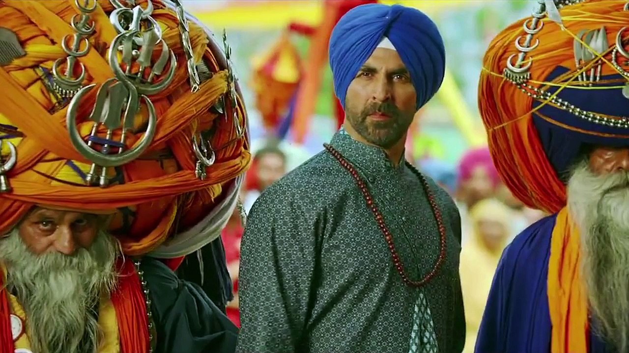 Amy Jackson Exposes in SiNGH is BLiING Dont Miss