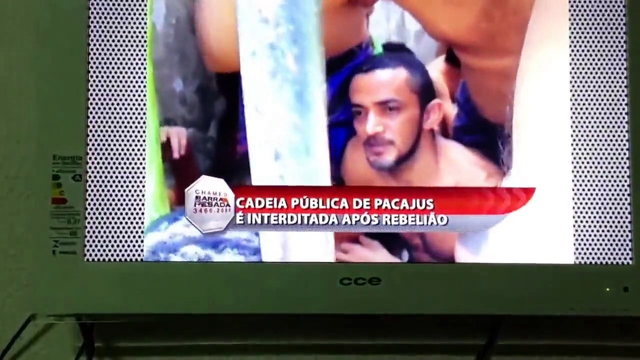 Estuprador leva Ry Ban, é a lei da cadeia!