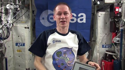 Exploring capillarity - Take your classroom into space