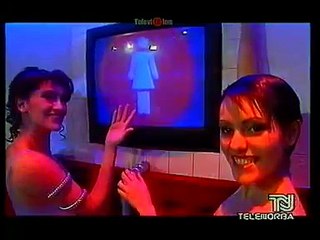 Toti e Tata - Televiscion - La Famiglia Lo Vomito 1