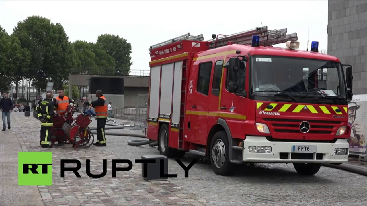 Les pompiers ont mis six heures à circonscrire l’incendie à la Cité des sciences