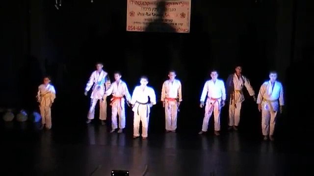 קבוצת הילדים בדוג'ו של שי חי, ווייצ'י ריו. uechi ryu kids of kenyukai