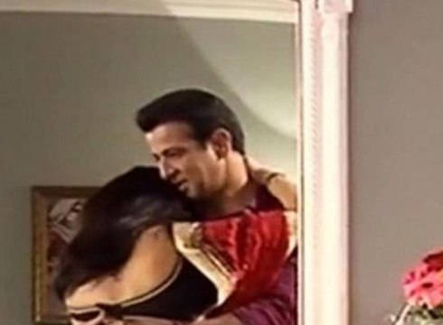 Saas Bahu Aur Saazish – 20th August 2015 - Part 1 ( Ragini aur neel ki Suhagraat )