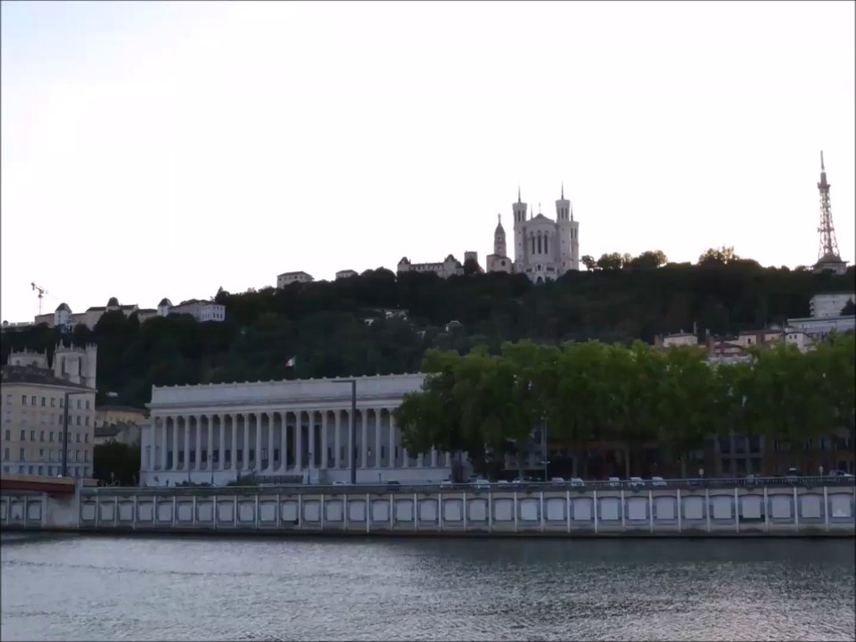 TIME LAPSE couché de soleil sur Lyon Fourvière