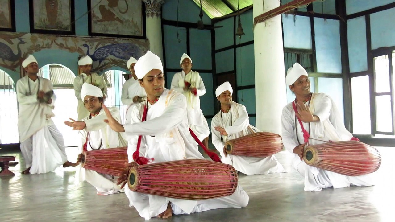 Moines dansants de Majuli (Inde)