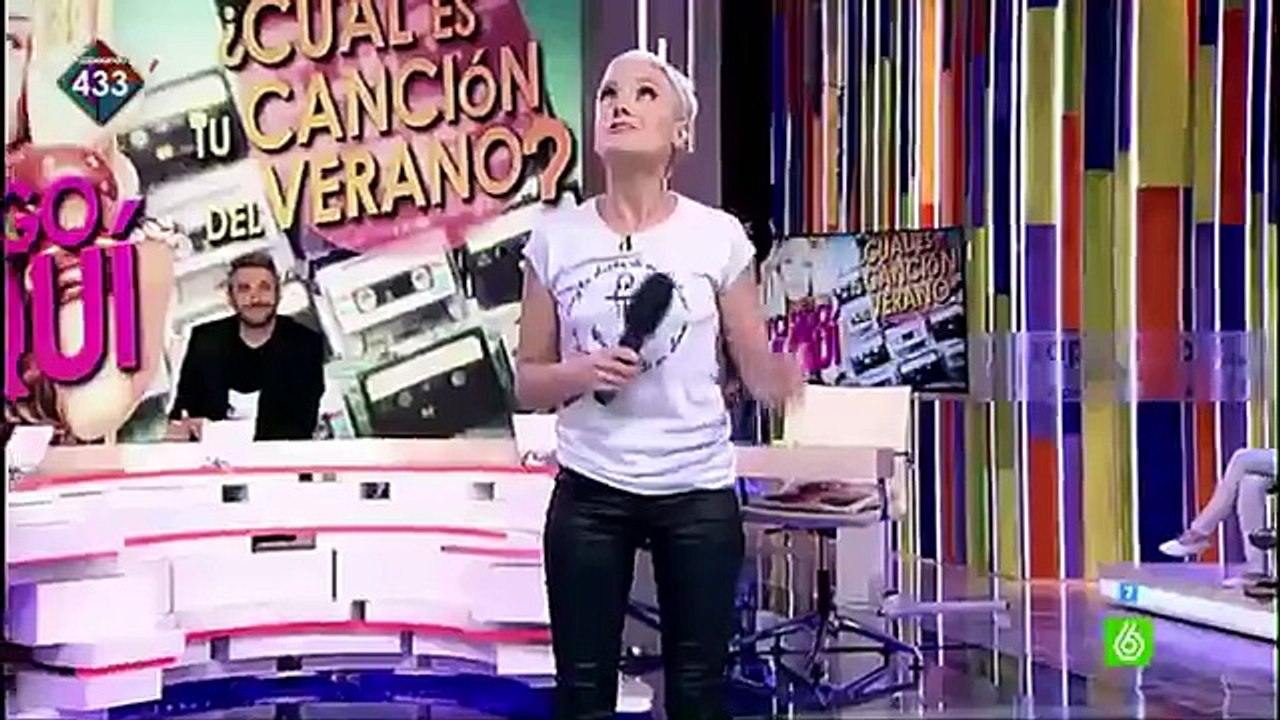 Sara Escudero se mete en la piel de Paulina Rubio por la mejor canción del verano de la historia