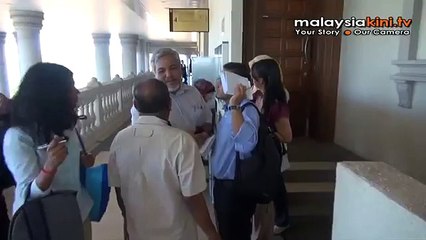 Taib withdraws suit after out-of-court settlement