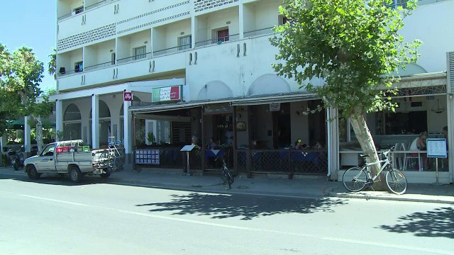 'Migrant cafe' owners in Greece's Kos broken by refugee crisis