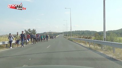 Πρόσφυγες στην Ειδομένη: Ταξίδι στο άγνωστο με βάρκα την ελπίδα