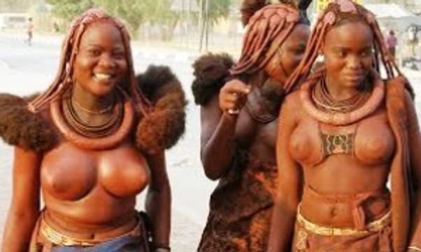 Indigenous Himba Tribes mama no baby carrier