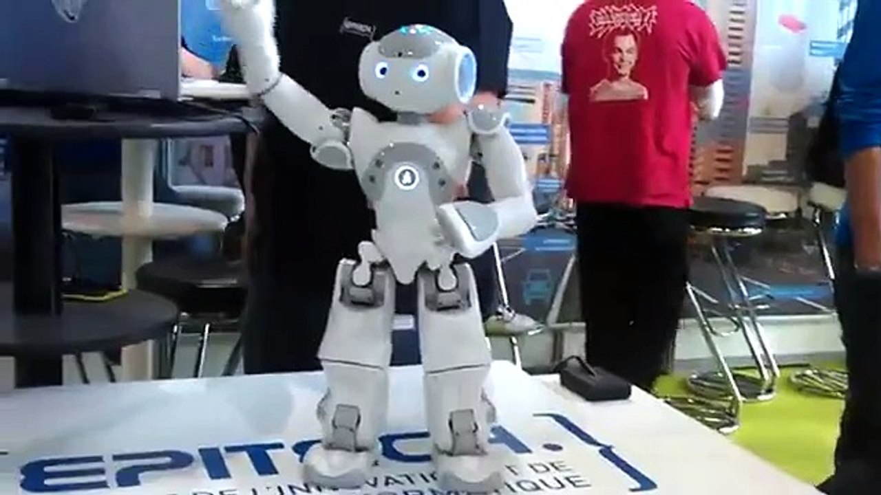 Nao robot intelligent et mignon