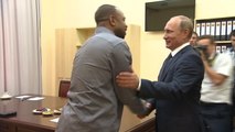 Boxing Legend Roy Jones Jr. Asks Putin for Russian Passport