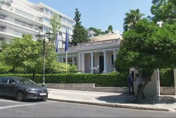 Premiê grego renuncia ao cargo diante da crise econômica