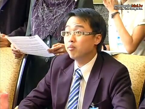 PKR Youth demands apology over 'glam girls' claim