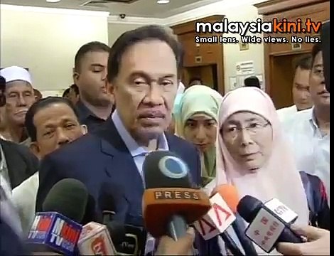Anwar gives statement from the dock