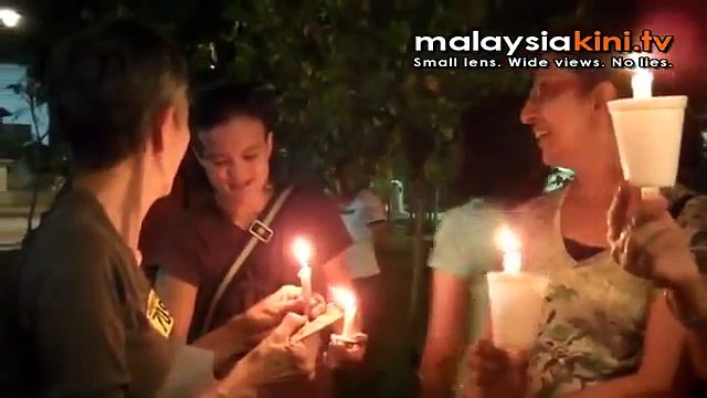 PSM 6 Candlelight vigil: Auntie Bersih to the support