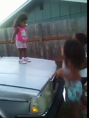 Baby dancing freak electro