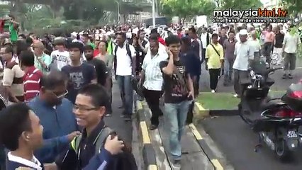 Télécharger la video: Bersih 2.0: From KTM to Pasar Seni