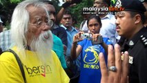 Bersih 2.0: Attempt to deliver memo fails