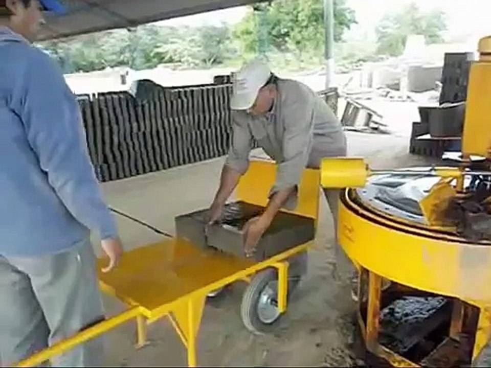 Máquina para Fabricar Ladrillos de Adobe Cocidos   MyM Metalúrgica