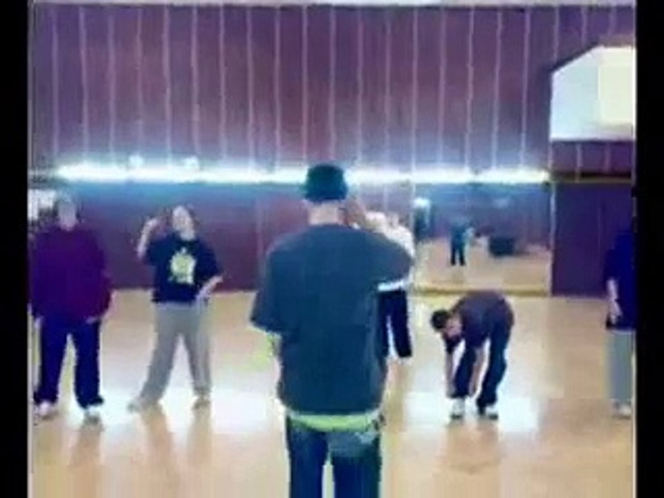 choreography practice Chris Brown Feat.T. Pain "kiss kiss kiss"
