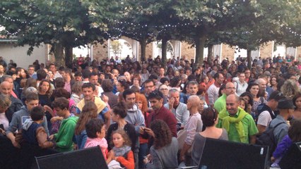 Orange Blossom envahit le Jardin du Tribunal