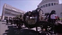 Roma - carrozza, sei cavalli neri ed elicottero per funerali boss