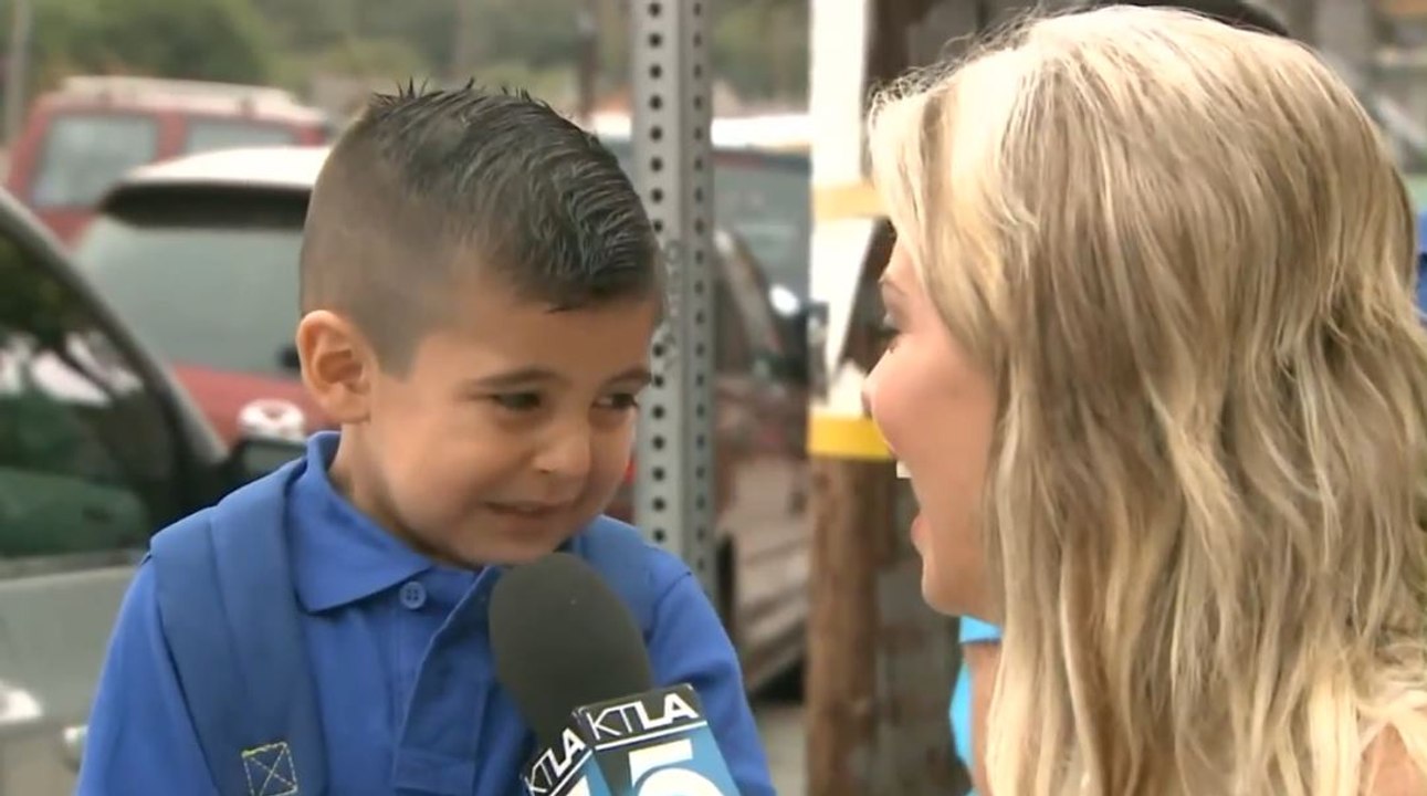 Une journaliste fait pleurer un petit garçon lors de son 1er jour d'école