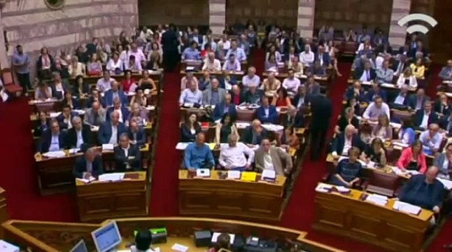 El Parlamento griego da luz verde a las medidas de austeridad impuestas por Bruselas