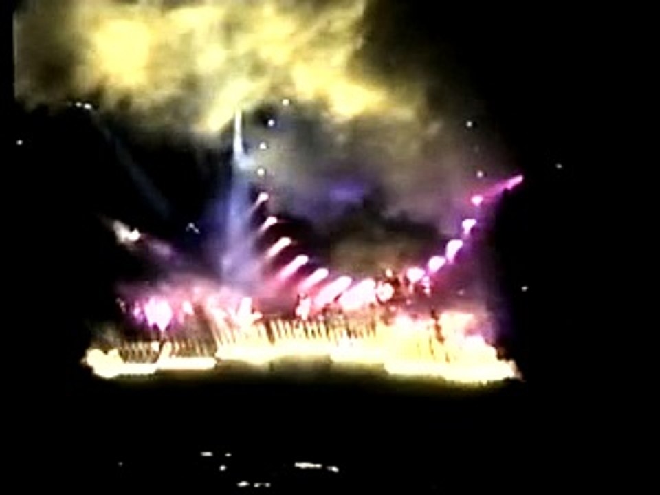 Pink Floyd - Live In Venice - Pt. 11. Comfortably Numb - Audience Filmed Version.