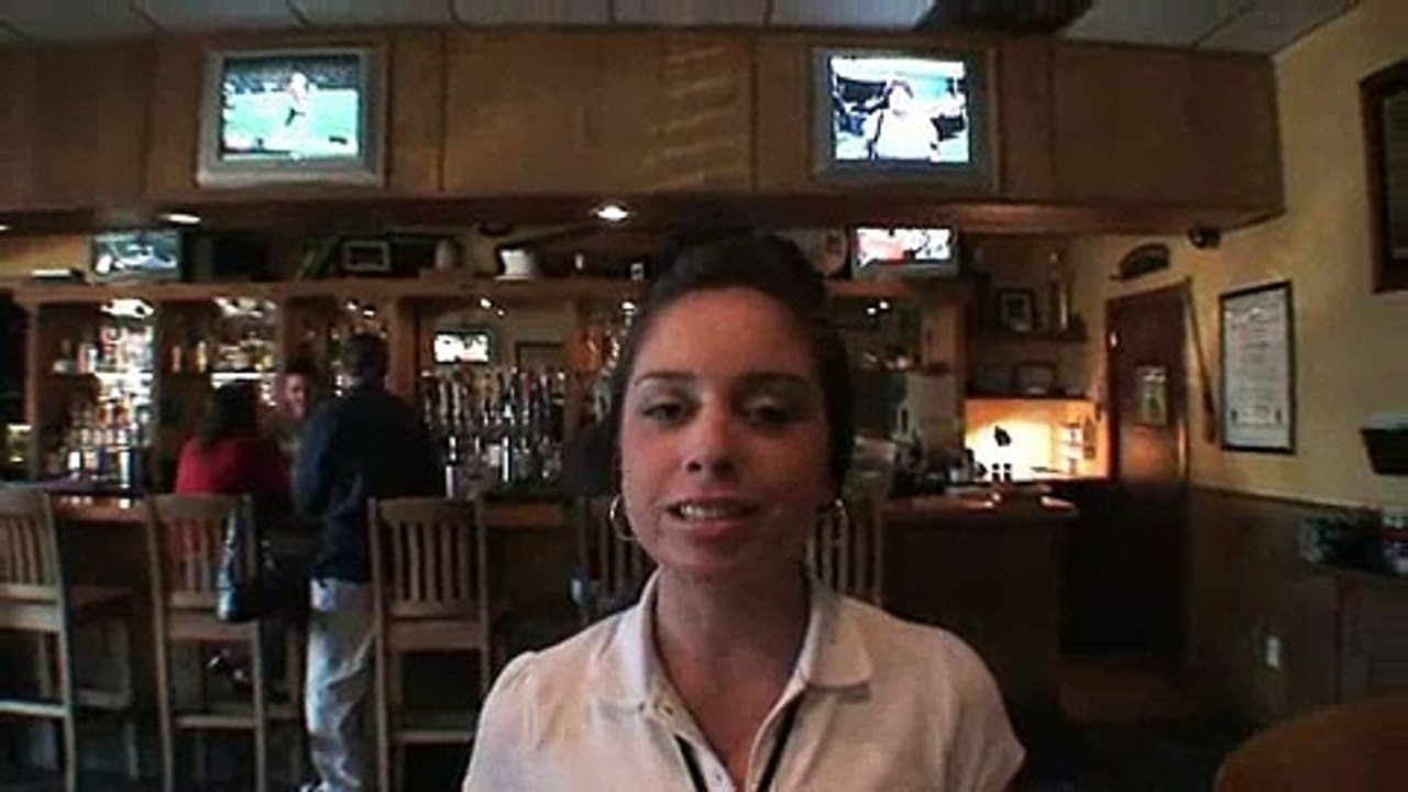 How to Be a Good Waiter _ How to Deal With Rude Customers as a Waiter