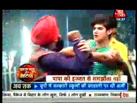 Naksh ne ki gundo ke saath fighting jis se usse lagi chot - 21 aug 2015 - Yeh Rishta Kya Kehlata Hai