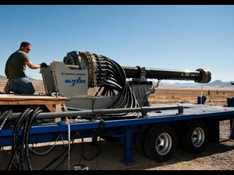 По рельсам в АД в США продемонстрировали оружие будущего его имя Рельсотрон