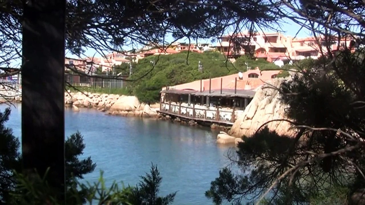 Italie la Sardaigne Porto Cervo village et port des milliardaires