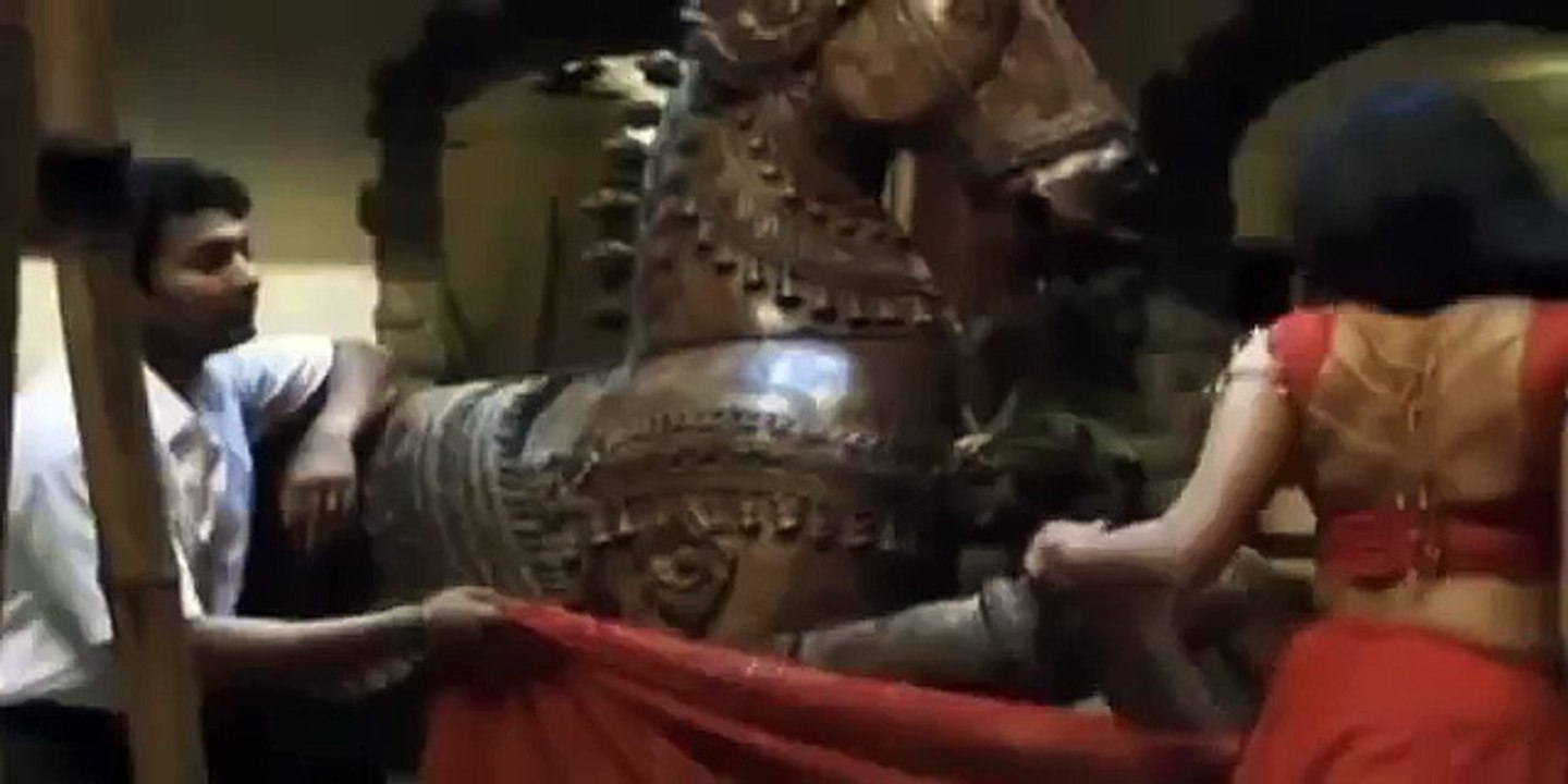 Hot Boy And Girl Romance Scene.. Saree Removing