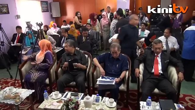 Zahid: Why is Kit Siang so scared of deregistration?