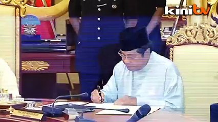 Télécharger la video: Pakatan backs Khalid as S'gor MB, says PKR sec-gen