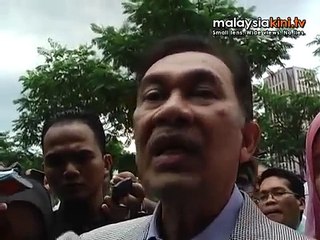 Anwar gives statement over sex video screening-1