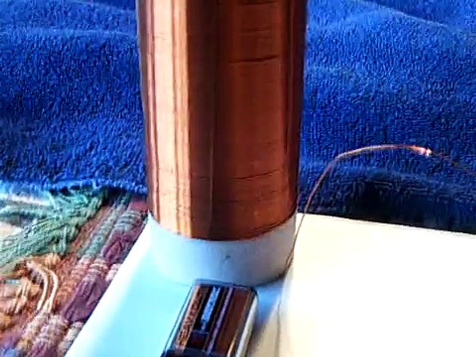 Amplified Crystal Radio with and without ground wire